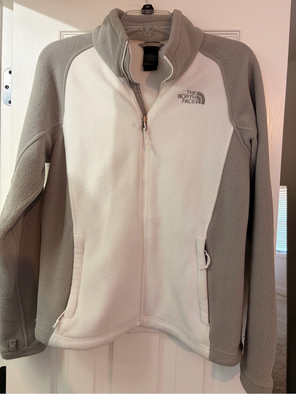 The North Face Women's Two-Tone Teddy Fleece Jacket in Cream & Light Gray